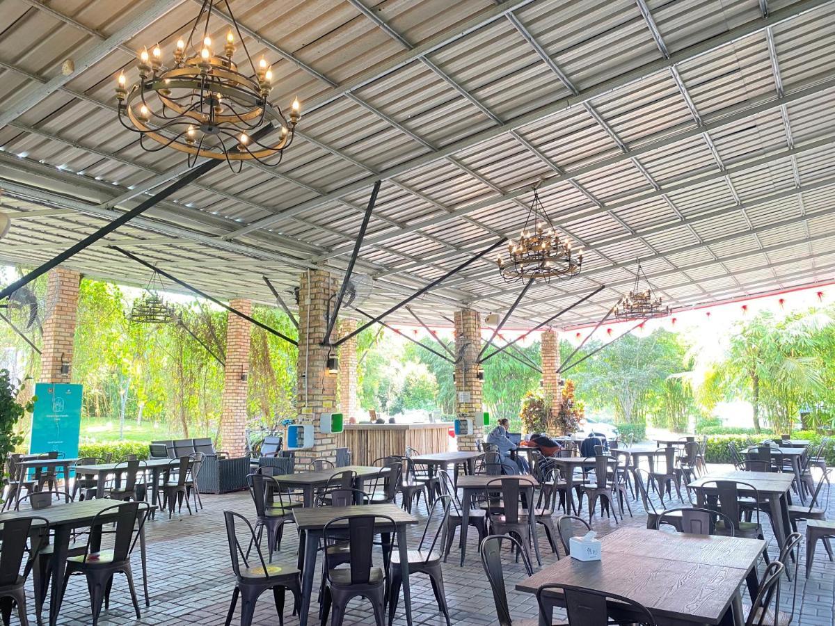 "D'Bamboo Kamp" Desa Wisata Ekang Lagoi Eksteriør billede