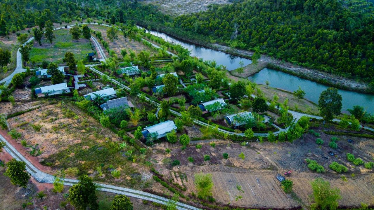 "D'Bamboo Kamp" Desa Wisata Ekang Lagoi Eksteriør billede
